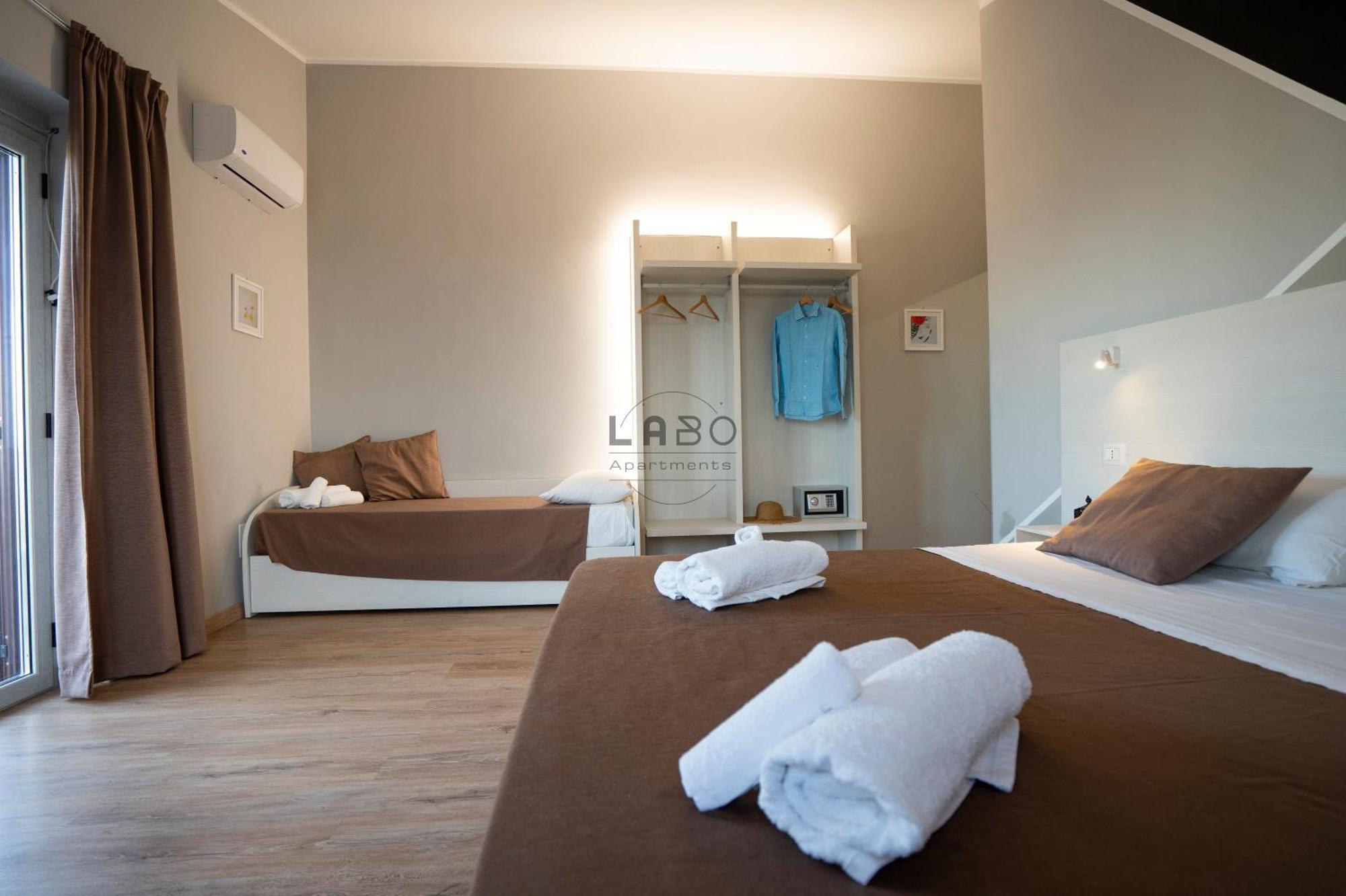 Agape Rooms In 特罗佩阿 外观 照片