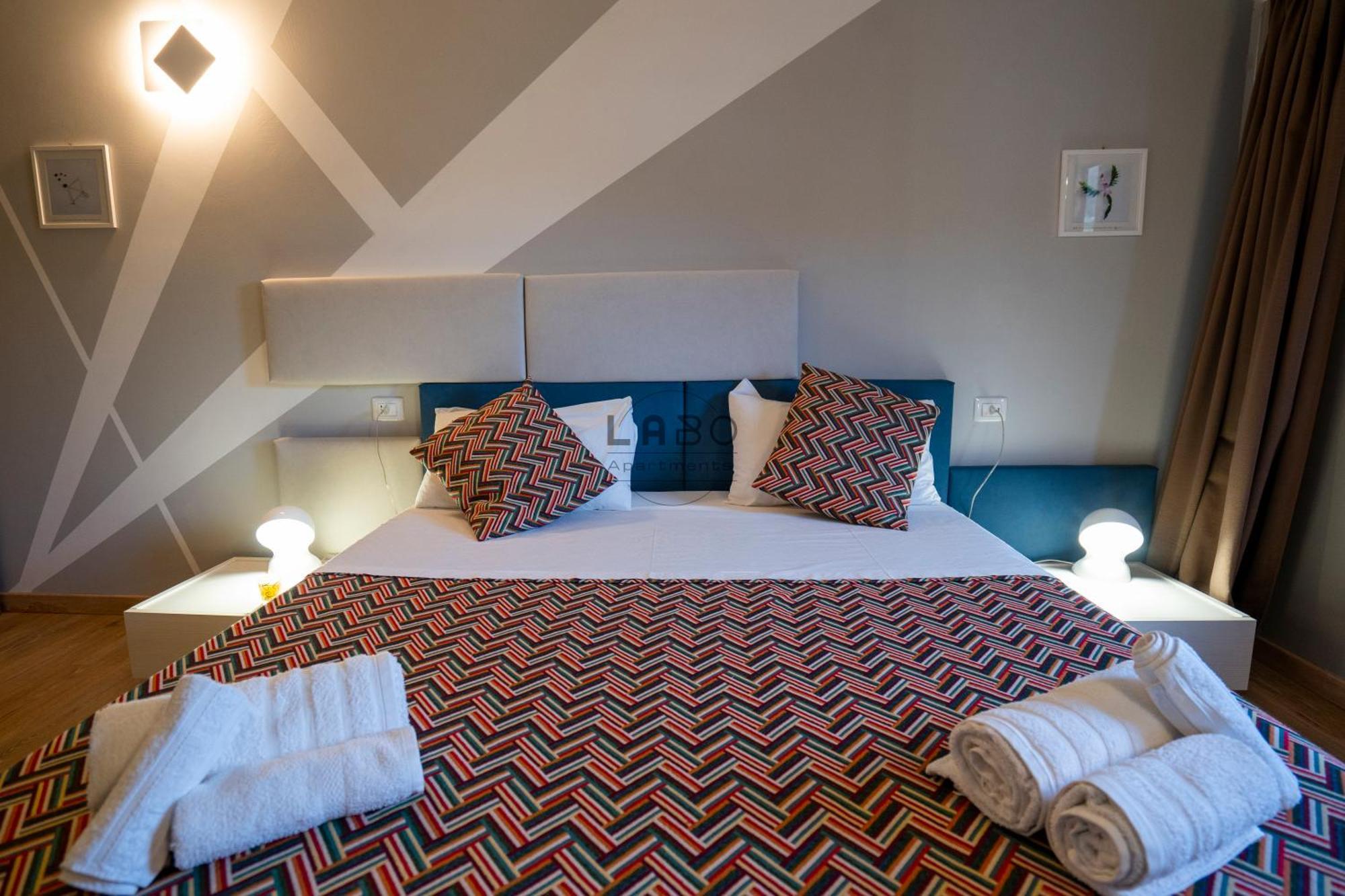 Agape Rooms In 特罗佩阿 外观 照片